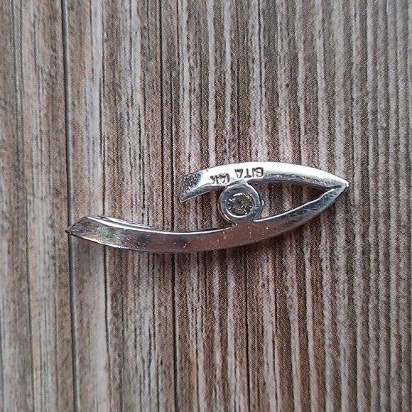 14KT WHITE GOLD TENSION SET DIAMOND PENDANT - Picture 7 of 13